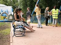 Feet - Lena D + Dina - 2008-08-04 Barefoot trip to Mytishi