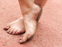 Feet - Lena D + Dina - 2008-08-04 Barefoot trip to Mytishi