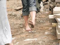 Feet - Lena D + Dina - 2008-08-04 Barefoot trip to Mytishi