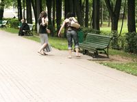 Feet - Lena D + Dina - 2008-08-04 Barefoot trip to Mytishi