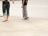 Feet - Lena D + Dina - 2008-08-04 Barefoot trip to Mytishi