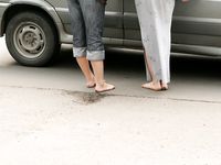 Feet - Lena D + Dina - 2008-08-04 Barefoot trip to Mytishi