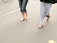 Feet - Lena D + Dina - 2008-08-04 Barefoot trip to Mytishi