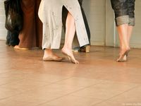 Feet - Lena D + Dina - 2008-08-04 Barefoot trip to Mytishi