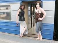 Feet - Lena D + Dina - 2008-08-04 Barefoot trip to Mytishi