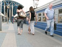 Feet - Lena D + Dina - 2008-08-04 Barefoot trip to Mytishi