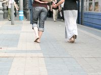 Feet - Lena D + Dina - 2008-08-04 Barefoot trip to Mytishi