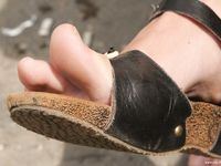 Feet - Lena D + Luba B - 2007-10-26 Barefoot babes