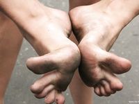 Feet - Lena D + Luba B - 2007-10-26 Barefoot babes