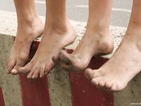 Feet - Lena D + Luba B - 2007-10-26 Barefoot babes