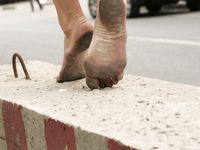 Feet - Lena D + Luba B - 2007-10-26 Barefoot babes