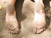 Feet - Lena D + Luba B - 2007-10-26 Barefoot babes