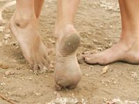 Feet - Lena D + Luba B - 2007-10-26 Barefoot babes