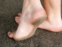 Feet - Lena D - 2009-03-31 Barefoot in metro & sexy soles in the city