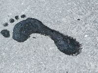 Feet - Lena D - 2009-03-31 Barefoot in metro & sexy soles in the city