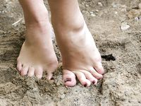 Feet - Lena F - 2010-06-09 Feet with high arches