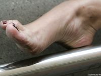 Feet - Lena F - 2010-06-09 Feet with high arches