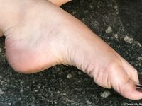 Feet - Lena F - 2010-06-09 Feet with high arches
