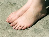 Feet - Lena G - 2011-10-31 Beauty with dirty soles