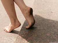 Feet - Lena G - 2011-10-31 Beauty with dirty soles