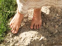 Feet - Lena H - 2018-06-04 Torn sandals