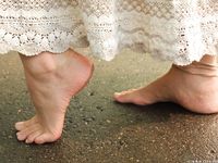 Feet - Lena H - 2018-06-04 Torn sandals