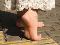 Feet - Lena H - 2018-06-04 Torn sandals