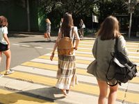 Feet - Lena H - 2018-06-04 Torn sandals