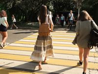 Feet - Lena H - 2018-06-04 Torn sandals