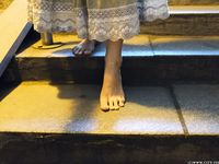 Feet - Lena H - 2018-06-04 Torn sandals