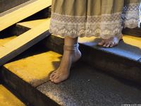 Feet - Lena H - 2018-06-04 Torn sandals