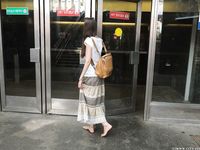 Feet - Lena H - 2018-06-04 Torn sandals