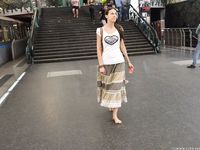 Feet - Lena H - 2018-06-04 Torn sandals