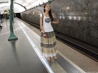 Feet - Lena H - 2018-06-04 Torn sandals