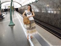 Feet - Lena H - 2018-06-04 Torn sandals