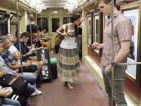 Feet - Lena H - 2018-06-04 Torn sandals