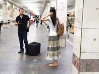 Feet - Lena H - 2018-06-04 Torn sandals