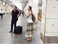 Feet - Lena H - 2018-06-04 Torn sandals