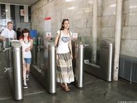 Feet - Lena H - 2018-06-04 Torn sandals