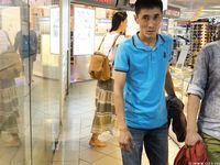 Feet - Lena H - 2018-06-04 Torn sandals