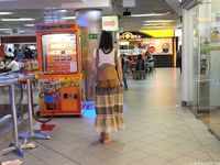 Feet - Lena H - 2018-06-04 Torn sandals