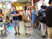 Feet - Lena H - 2018-06-04 Torn sandals