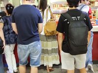 Feet - Lena H - 2018-06-04 Torn sandals