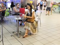 Feet - Lena H - 2018-06-04 Torn sandals