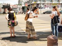 Feet - Lena H - 2018-06-04 Torn sandals