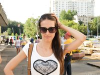 Feet - Lena H - 2018-06-04 Torn sandals