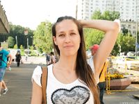 Feet - Lena H - 2018-06-04 Torn sandals