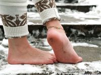 Feet - Lika - 2014-05-22 Barefoot in the legwarmers