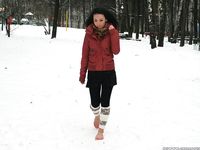 Feet - Lika - 2014-05-22 Barefoot in the legwarmers