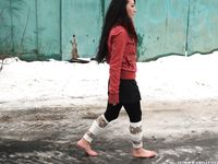 Feet - Lika - 2014-05-22 Barefoot in the legwarmers